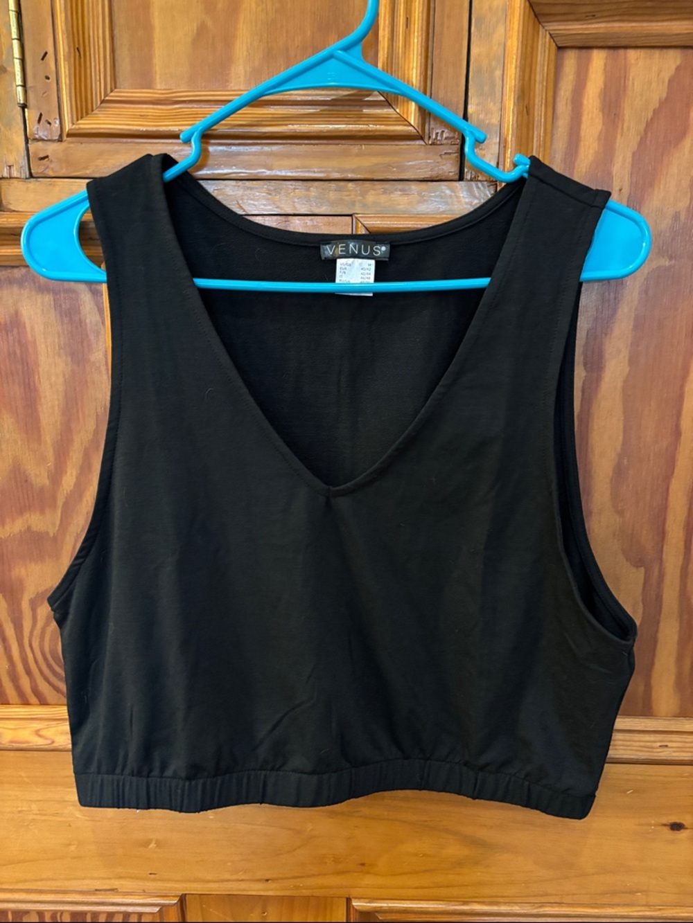 VENUS Black V-Neck Cropped Tank with Elastic Hem
